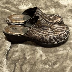 Born Clogs